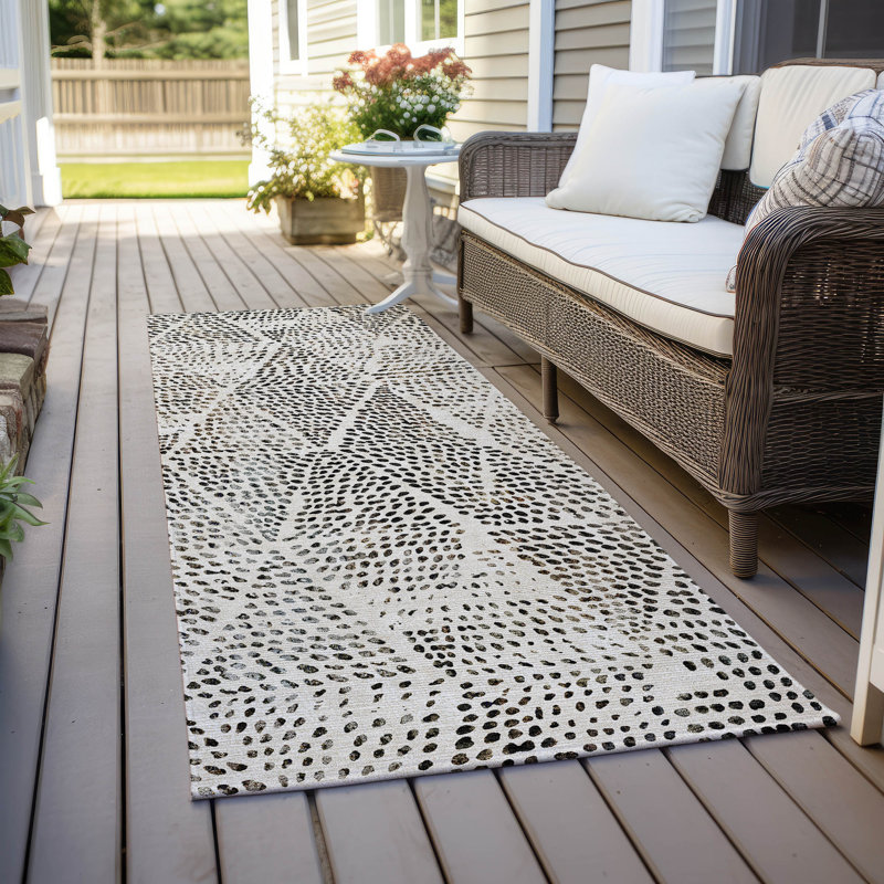 Jurnee Washable Geometric Indoor / Outdoor Rug, Runner 2'3" x 7'6"