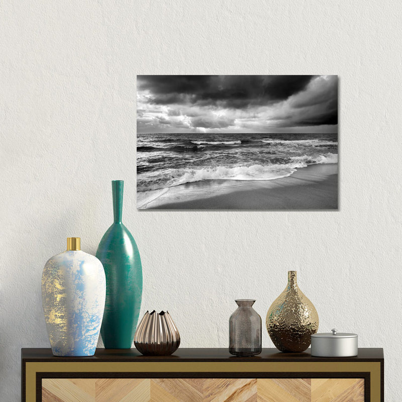 Stormy Waves Noir - reproduction d'art murale encadrée, H 12 po x l 18 po, Toile tendue, Ne s’applique pas