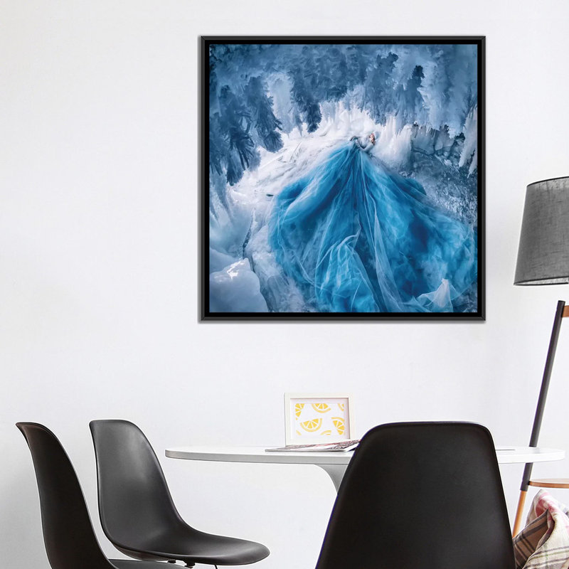 «Ice Cave with Shaggy Icicles» par Hobopeeba - reproduction d'art, H 37 po x l 37 po x P 1,5 po, Toile avec cadre noir