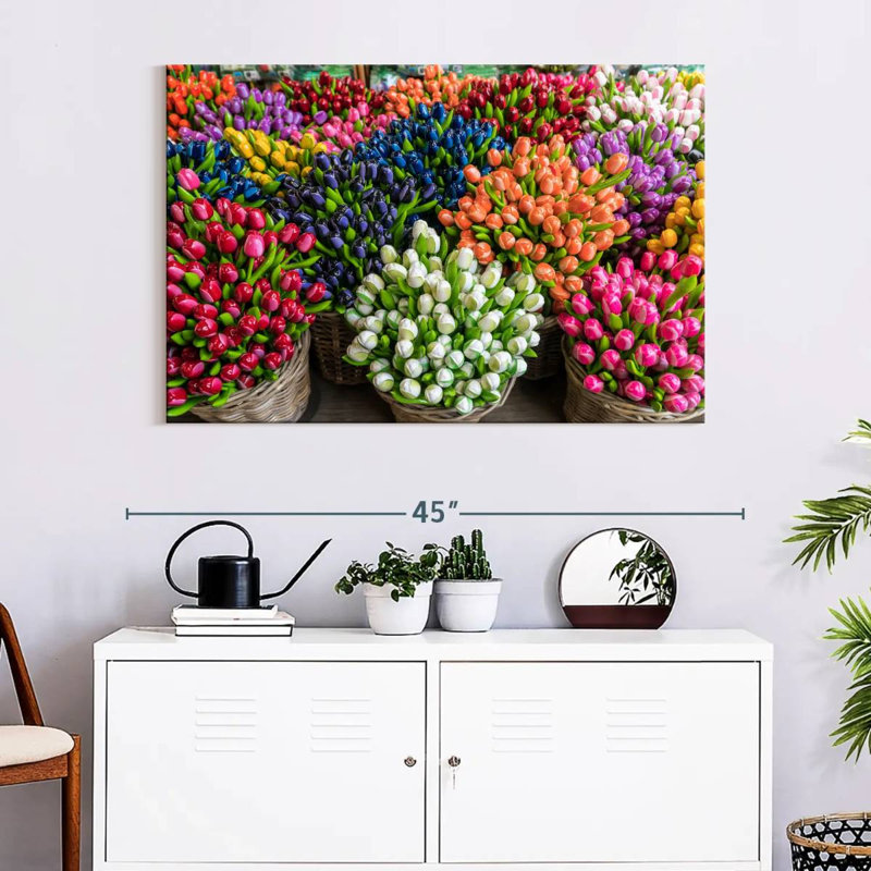 Harnek Tulip Baskets, 26" H x 39" W