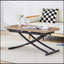 La table de levage moderne et minimaliste moderne, avec un bureau autocollant de grain de bois de 0,8 pouce et des pieds en métal noir, peut être utilisée comme coiffeuse, table basse, table de salle à manger et table de bureau