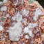 Apophyllite sur une matrice de basalte hématite-heulandite