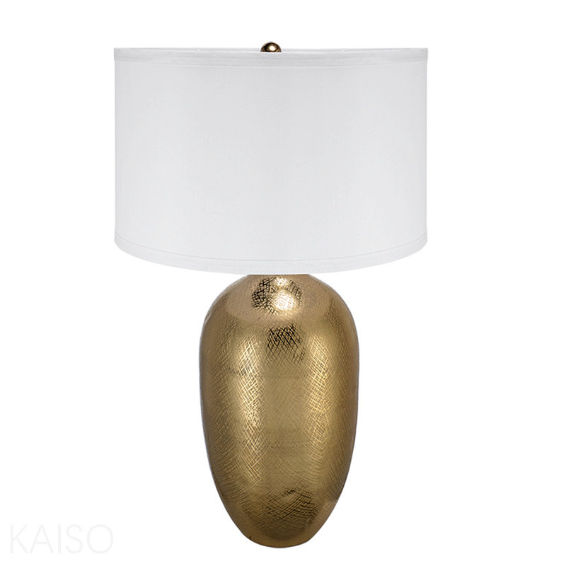 Lampe de table ronde en aluminium doré D18x31 "avec abat-jour en tissu blanc (assemblage de l'abat-jour requis)
