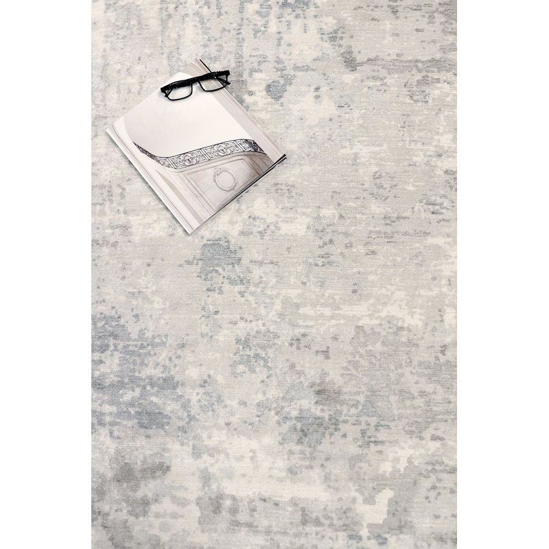 Abstract Elegance Hand-Loomed Viscose Area Rug - 12' x 15' Gray