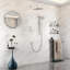 Système de douche complet en laiton blanc avec pomme de douche à pluie, douche à main, barre coulissante, jets de corps, bras de douche, boyau, garniture de valve et poignées à levier