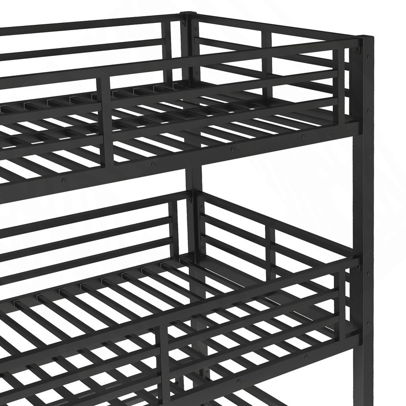 Triple lit superposé avec glissade offrant sécurité, confort et économie d'espace, idéal pour les familles et les espaces partagés