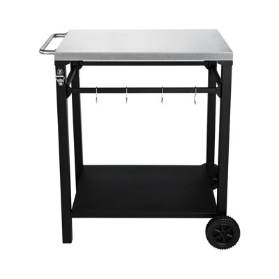 Chariot de barbecue extérieur avec configuration à 2 niveaux, plateau en acier inoxydable, structure en métal noir, grandes roues, crochets à outils, table de préparation pour barbecue, cour arrière, support à four à pizza, roues faciles à déplacer