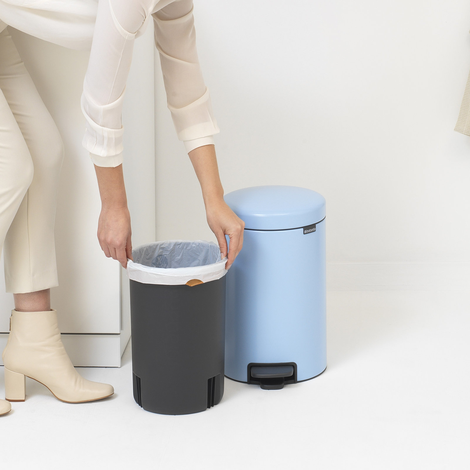 Brabantia Newicon Step On Trash Can, 3.2 Gallon (12 Liter), Dreamy Blue