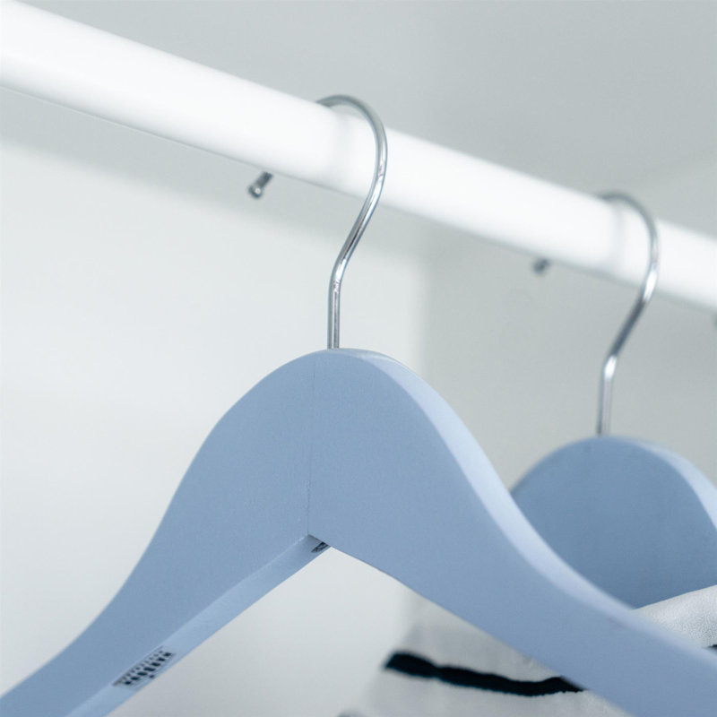 Harbour Housewares - Wooden Coat Hanger, Blue