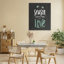 «Season With Love» en toile noire et verte, design par lettré et doublé