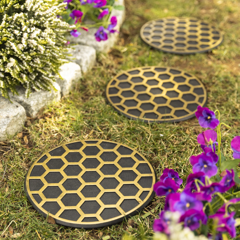 Mozza Plastic Insects Stepping Stone