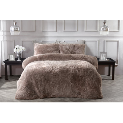 Kratika Polyester Solid Colour Duvet Cover Set with Pillowcases Included