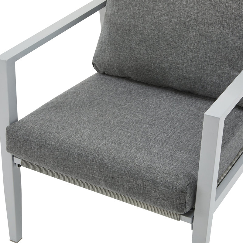 Méridienne en aluminium avec accents élégants en corde et coussins confortables, parfaite pour les espaces intérieurs et extérieurs modernes