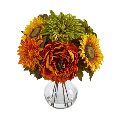 Arrangement floral mélangé dans un vase