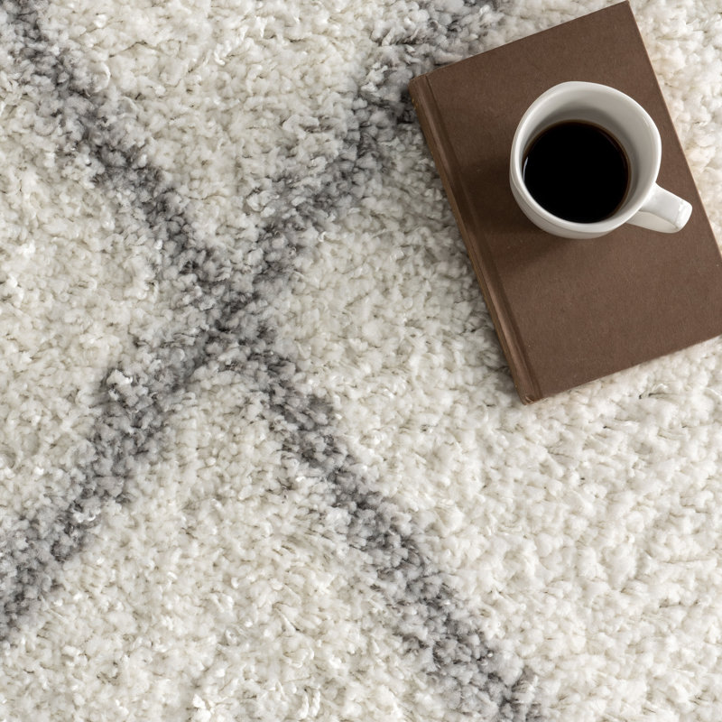 Tapis blanc à poil long à motif marocain performance Darryll, Carré 10 pi