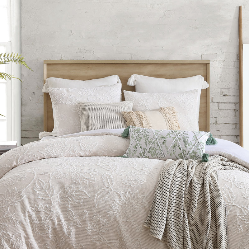 Full/Queen White Floral Polyester Comforter Set