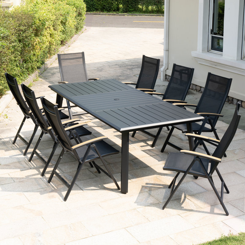 Ensemble repas pour 8 personnes en aluminium avec trou pour parasol et fauteuils inclinables pliés