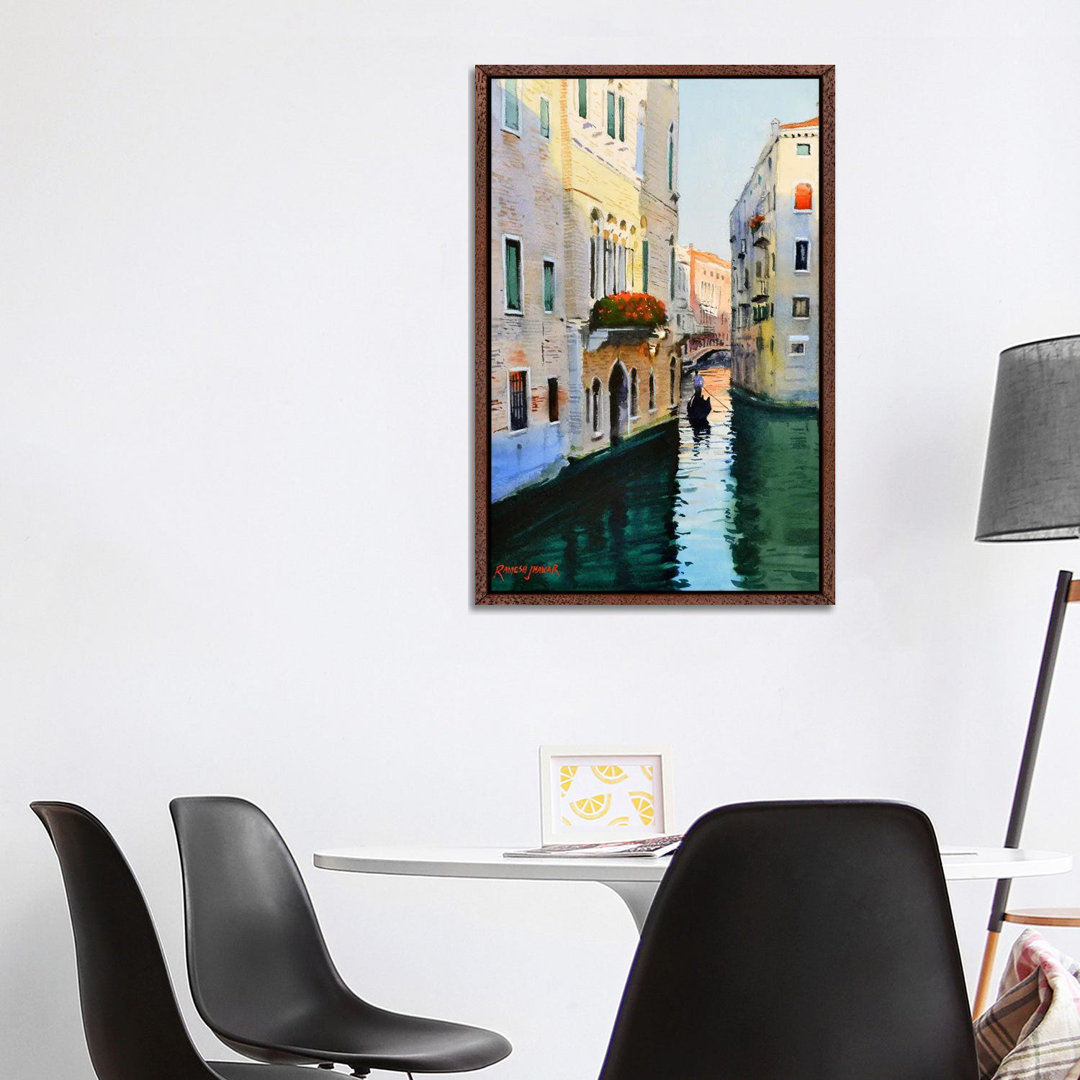 Venice Morning von Ramesh Jhawar - Galerie-verpackte Leinwand Giclée auf Leinwand