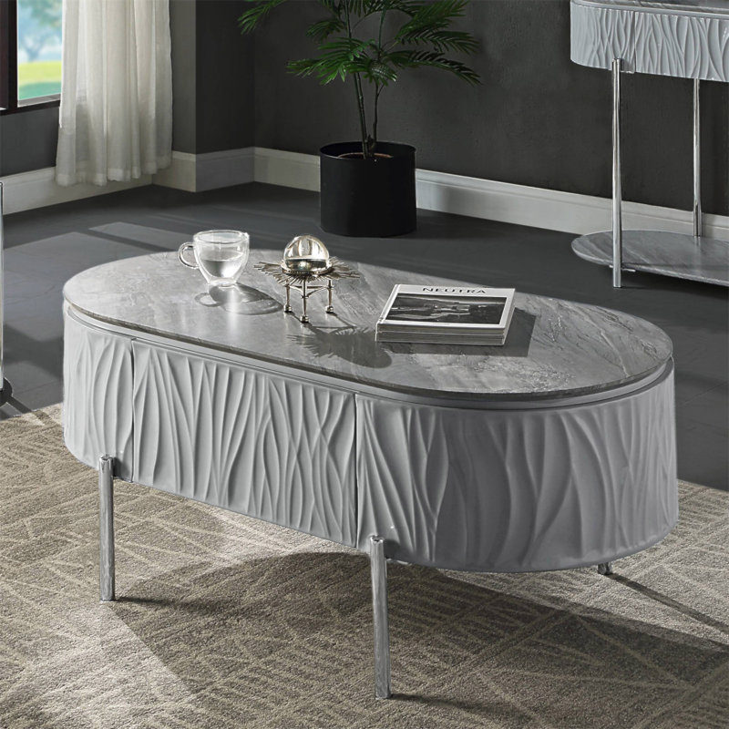 Table basse grise et brillante grise