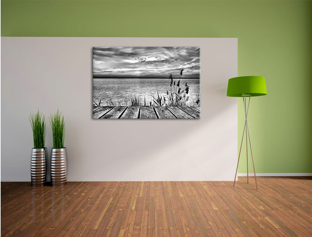 Leinwandbild Steg mit Ausblick aufs Meer in Monochrom