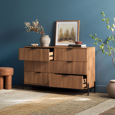 Mid-Century 6-Drawer Dresser With Reeded Drawer Fronts