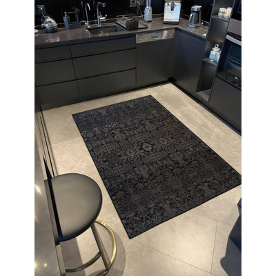 Black Themed Mixed Floral Patterned Creative Modern Decorative Rug