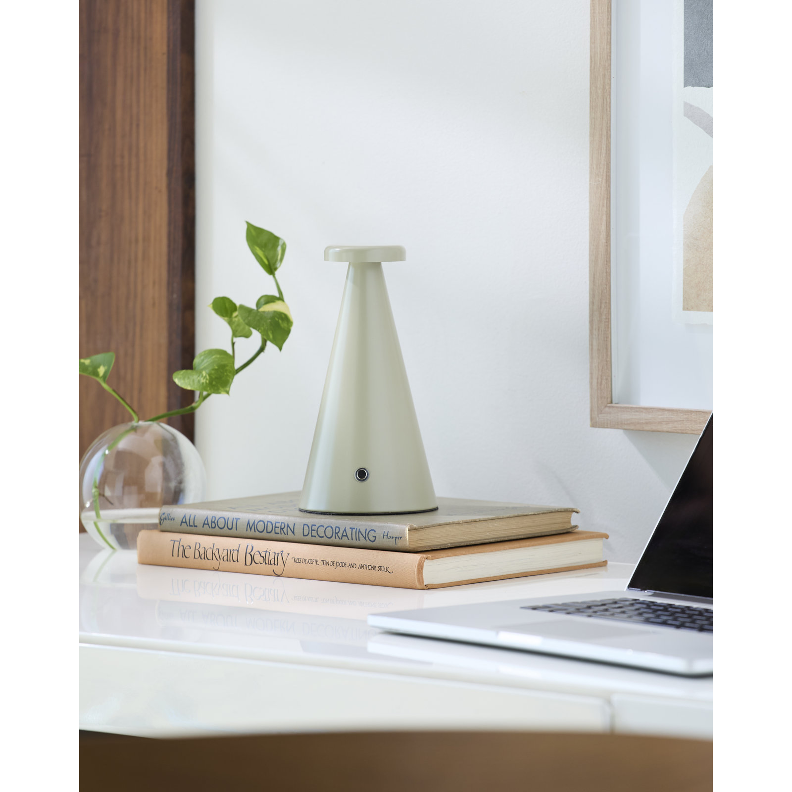 Jialin Accent Table Lamp, Cream