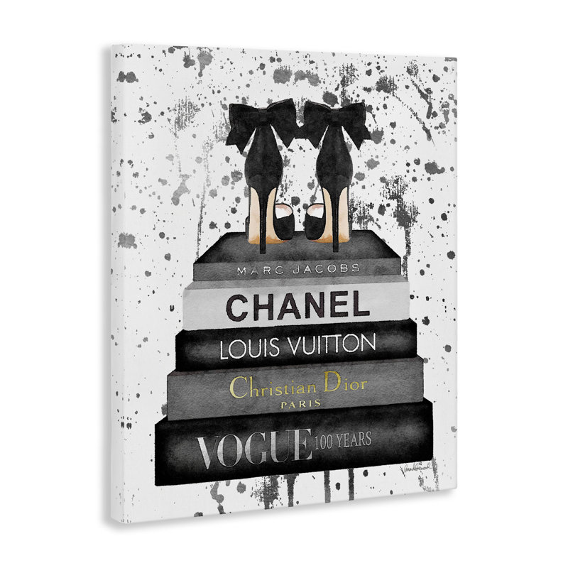 «Glam Fashion Book Stack Grey Bow Pump Heels Ink», impression, H 40 po x l 30 po