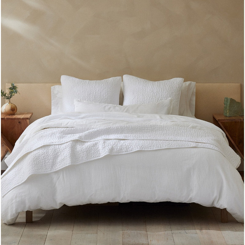 Pebbled Organic Percale Geometric Shapes Quilt, King Quilt, Alpine White