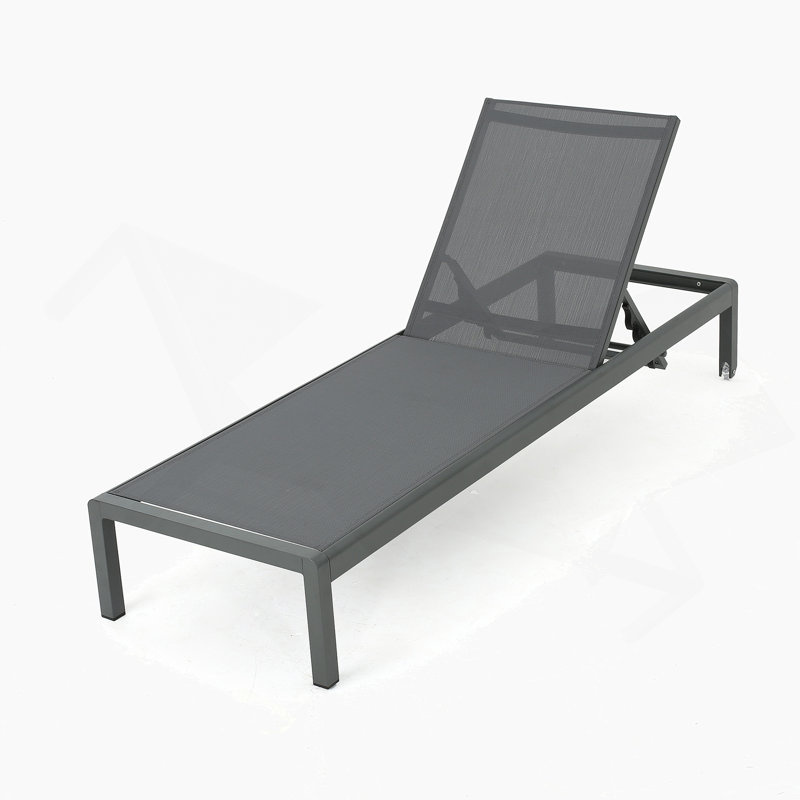 Charmante chaise longue avec coussin Cape Coral Kd, idéale pour se détendre près de la piscine et du patio, offrant confort et commodité