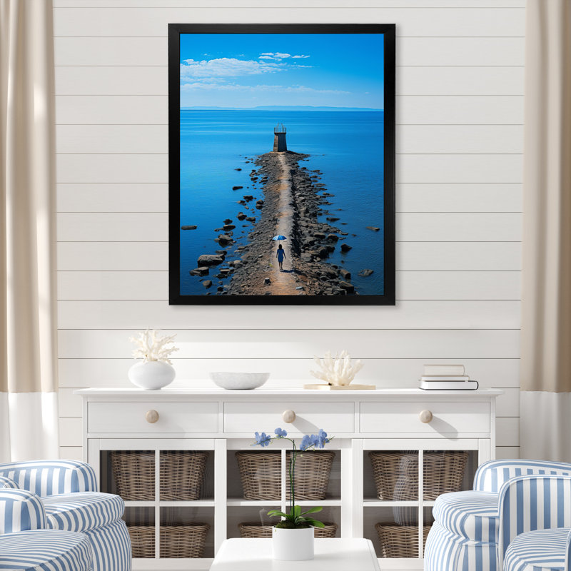«Coastal Seaside Stroll I» sur toile, H 32 po x l 16 po x P 1 po, Cadre photo noir