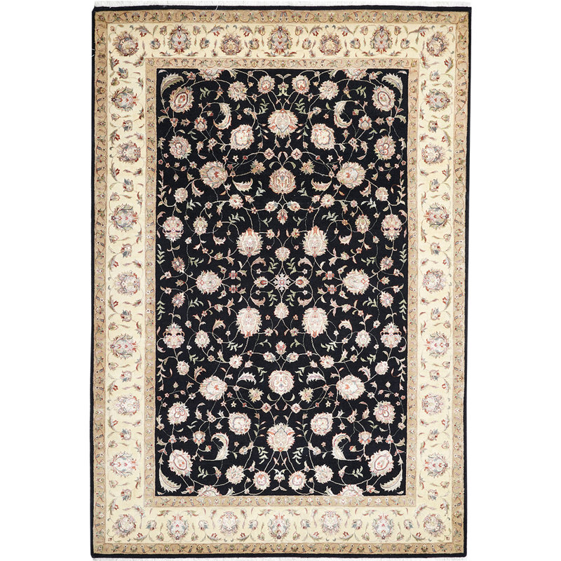 Intricately Hand Woven Wool Oriental Area Rug, Square 4'