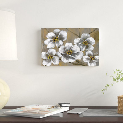 Fleurs blanches peintes