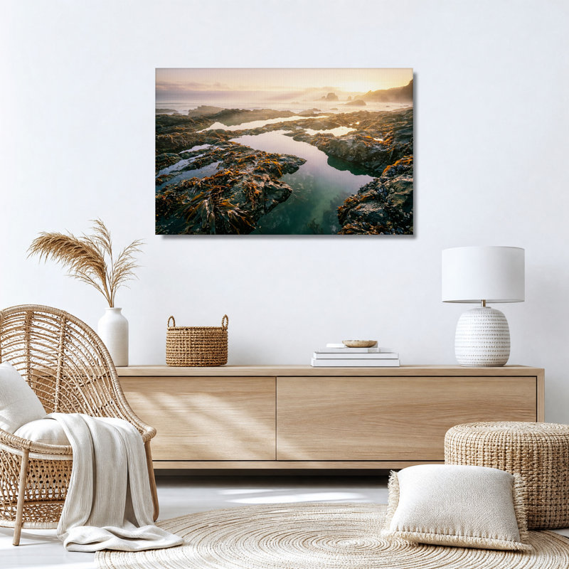 Tableau sur toile représentant des bassins rocheux et des pitons rocheux au coucher du soleil, 12"H x 18"W