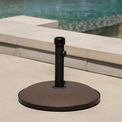 Robuste porte-parapluie en béton, 33 lb, brun, pouvant accueillir jusqu'à 5 pieds de parasol, base 17,52 x 17,52 x 13,12 po, finition brun, pour pieds de parasol, profondeur 17,52 po x l 13,12 po