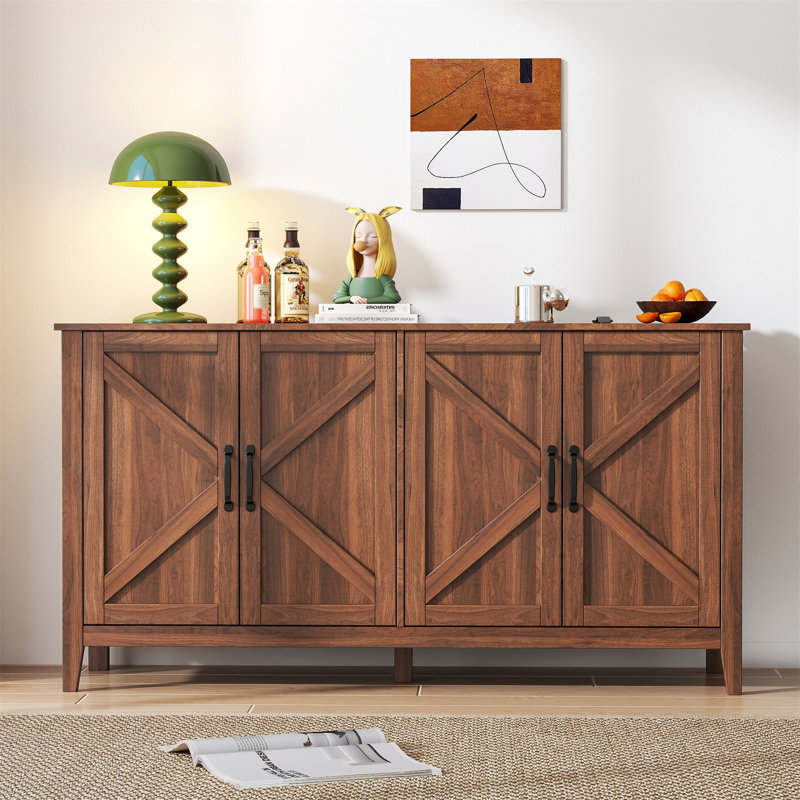 Armoire avec 4 portes et 4 tablettes ouvertes