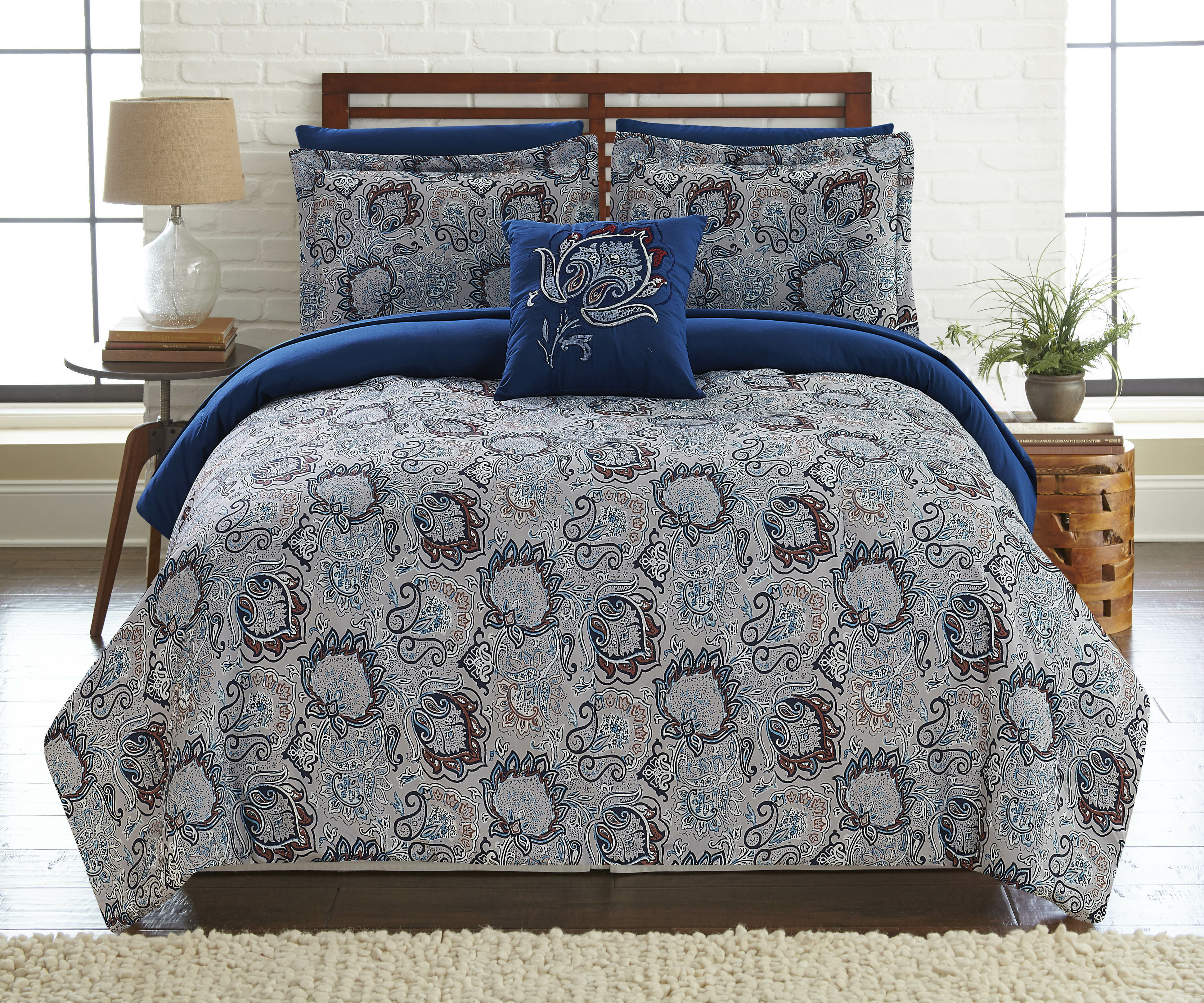 Lawrence Reversible Comforter Set