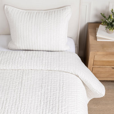 Bari 2-Piece Velvet Rayon Quilt Set
