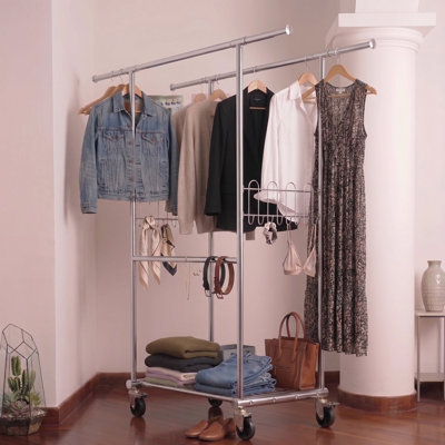 Portant à vêtements Boahaus Drew avec tiges extensibles et tablette inférieure