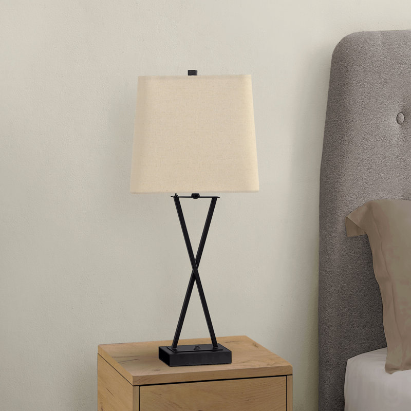 Lampe de table - H 25 po, port USB inclus, métal noir, abat-jour beige