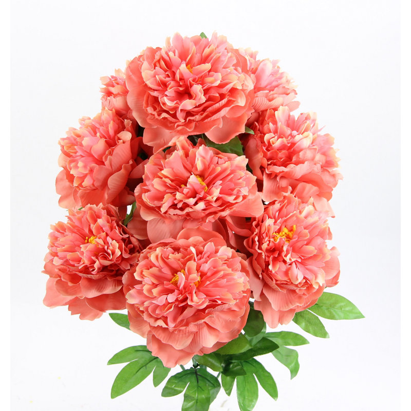 Arrangement floral de pivoines artificielles dans un vase, Saumon
