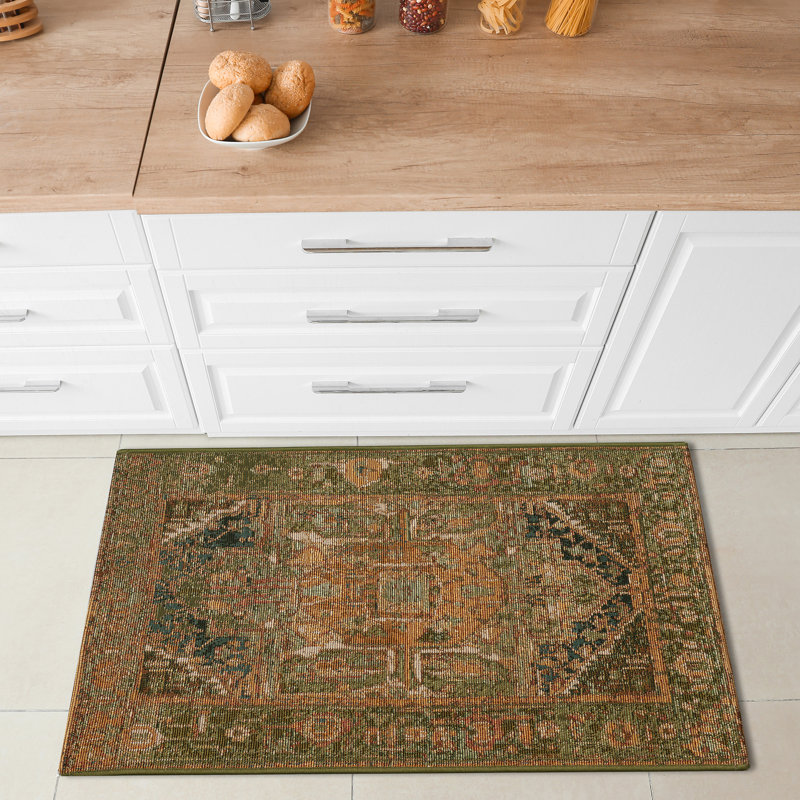 Kutz Heriz Indoor/Outdoor Mat, Rectangle 2' x 2'10", Green