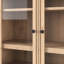 Garde-manger élégant de style shaker Eltera de 78 pouces avec portes en verre et surface rabattable-121788041