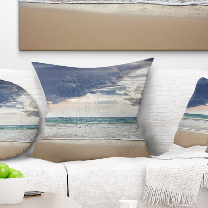 Coussin seascape lourd clouds over pacific ocean, 16 po x 1 po, Coussin décoratif