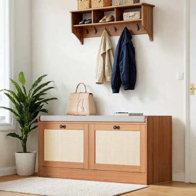 Banc à chaussures en rotin s'adaptant à la pointure 16, banc d'entrée Boho avec armoires de rangement et coussin de siège, banc de rangement à chaussures en bois pour vestibule, couloir et chambre à coucher
