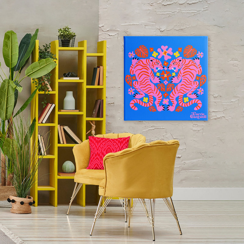 Tigres roses et toile Monstera, design par Carrie Cantwell, H 36 po x l 36 po