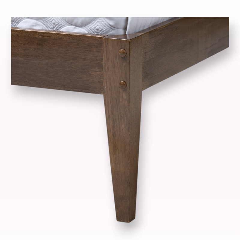 Lit plateforme en bois massif Carreiro, Grand