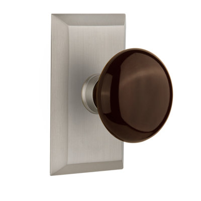 Plaque Studio avec poignée de porte en porcelaine brune