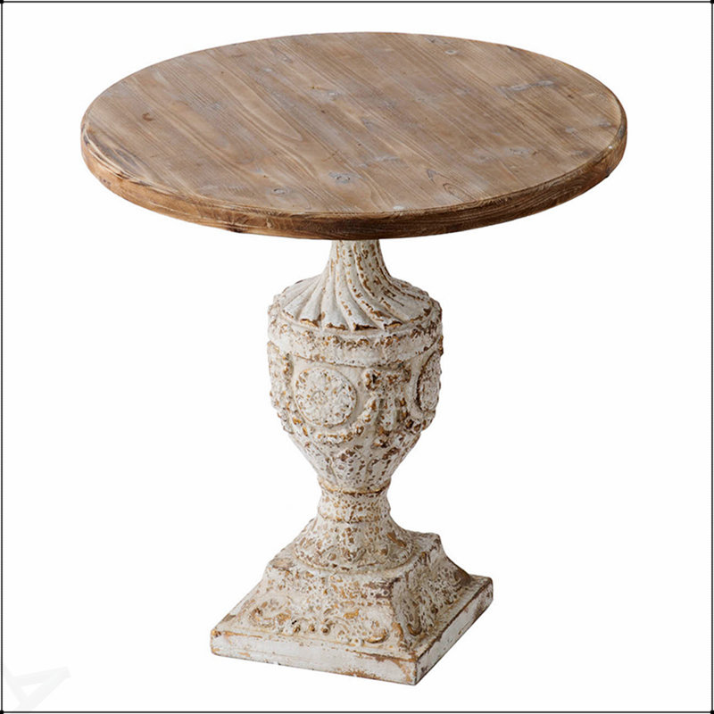 Table ronde antique en bois avec des sculptures complexes et une fabrication durable, parfaite pour ajouter de l'élégance à tout espace intérieur.