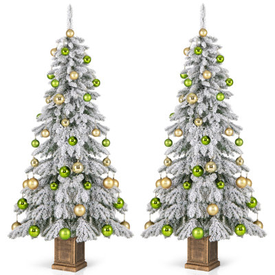Arbre de Noël articulé artificiel 2 pi 6 pi The Holiday Aisle® 2PCS avec 589 extrémités de branches floquées